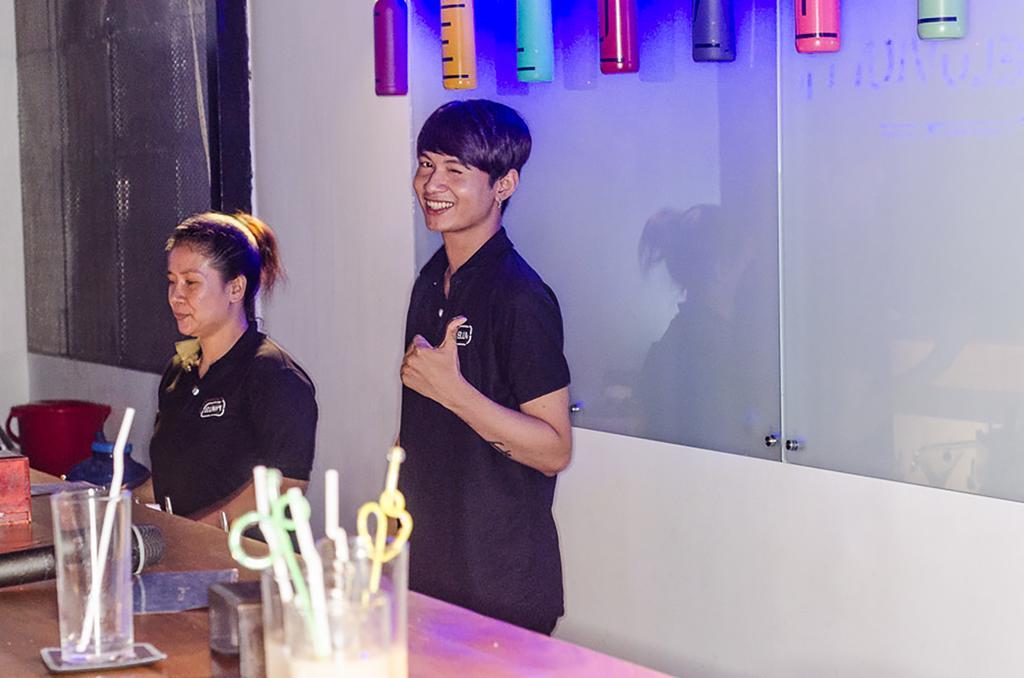 Aura Thematic Hostel Phnom Penh Zewnętrze zdjęcie
