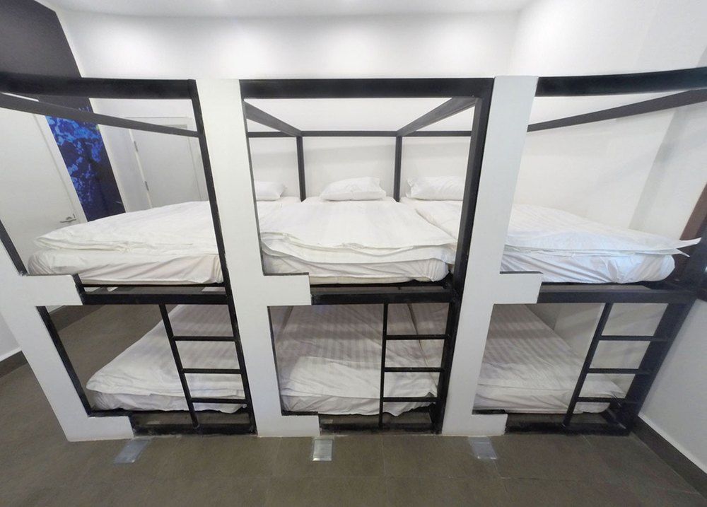 Aura Thematic Hostel Phnom Penh Zewnętrze zdjęcie