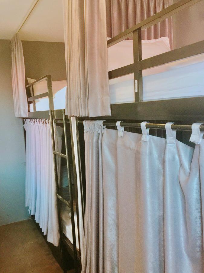 Aura Thematic Hostel Phnom Penh Zewnętrze zdjęcie