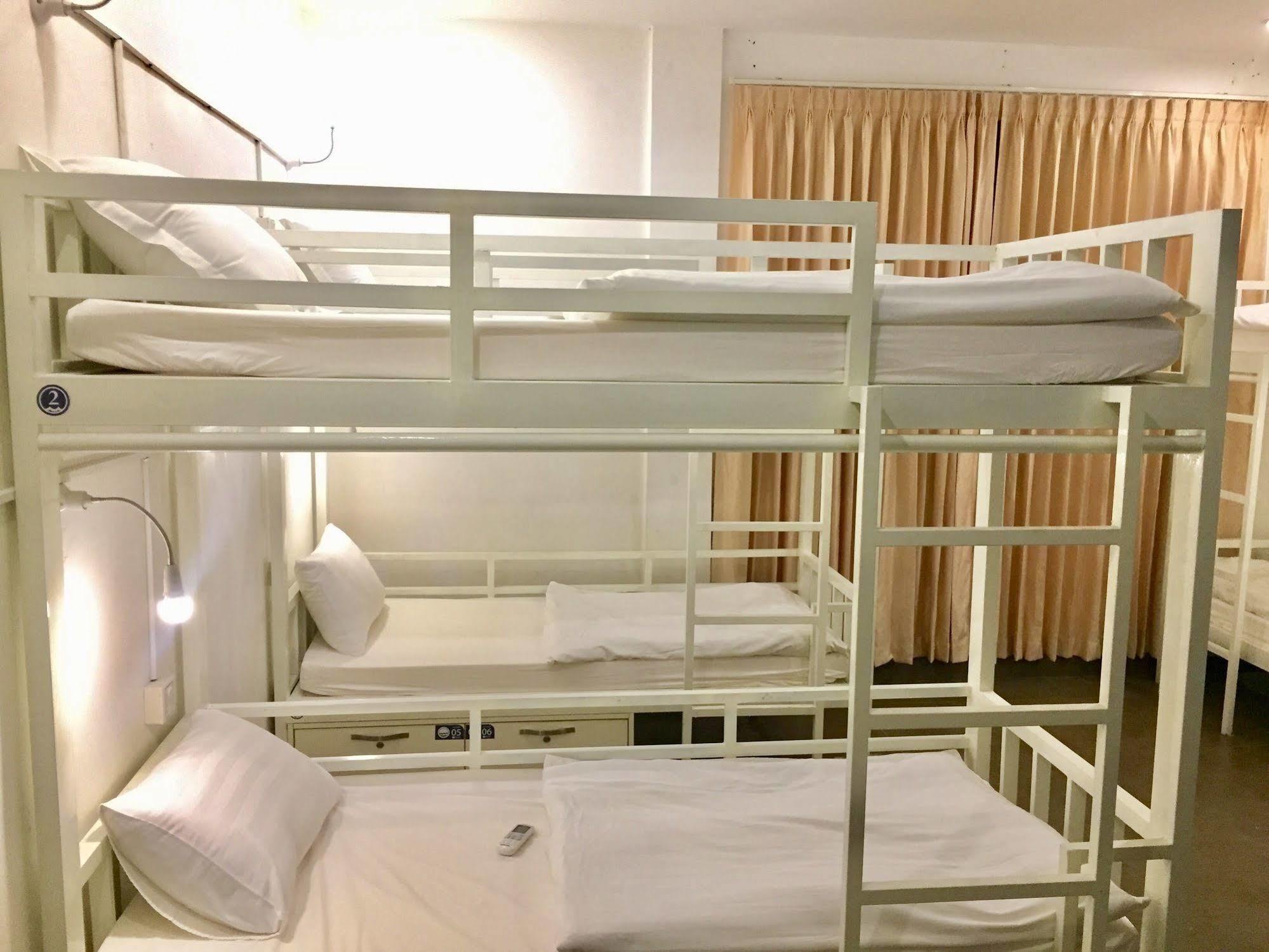 Aura Thematic Hostel Phnom Penh Zewnętrze zdjęcie