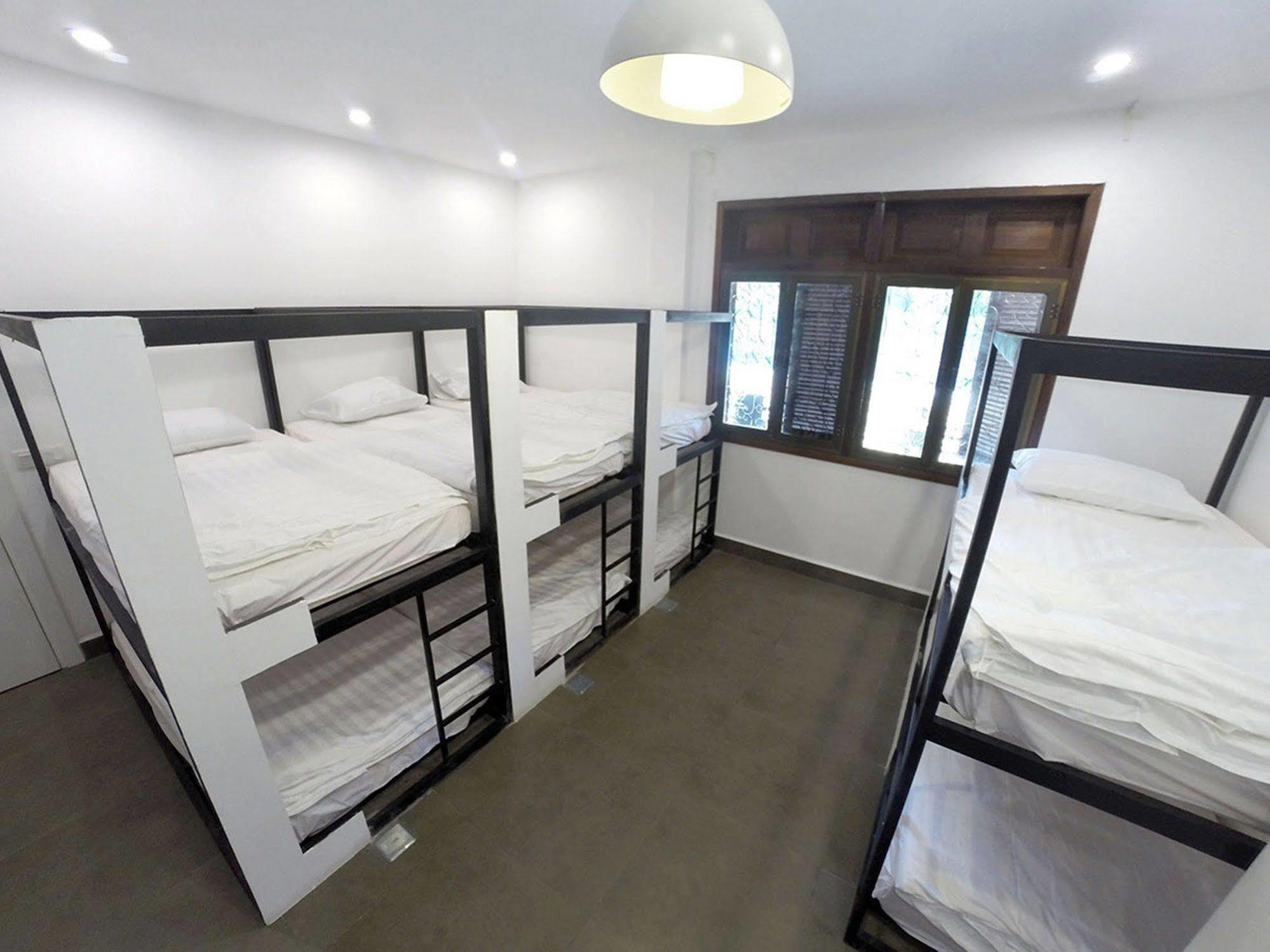 Aura Thematic Hostel Phnom Penh Zewnętrze zdjęcie