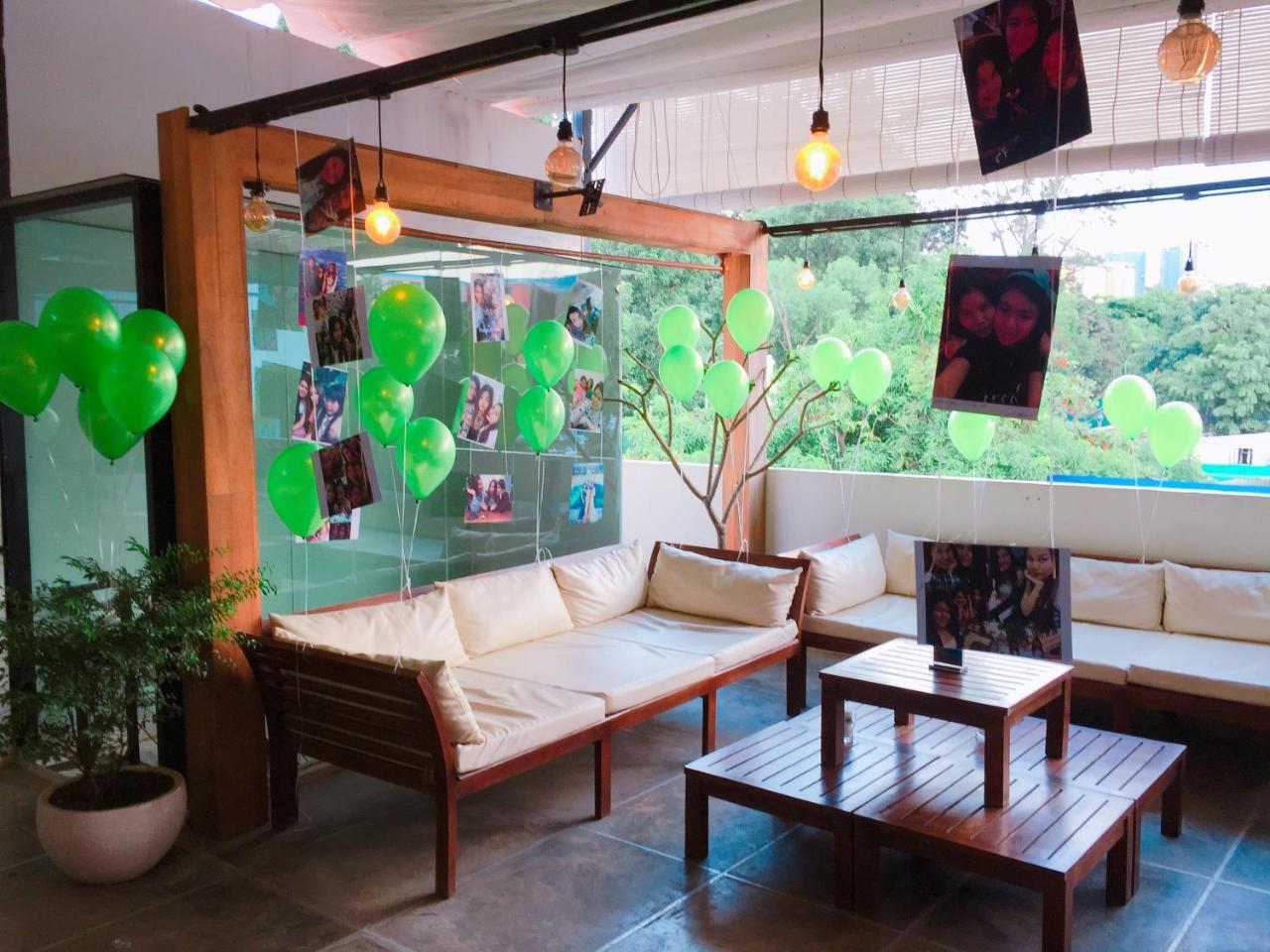 Aura Thematic Hostel Phnom Penh Zewnętrze zdjęcie