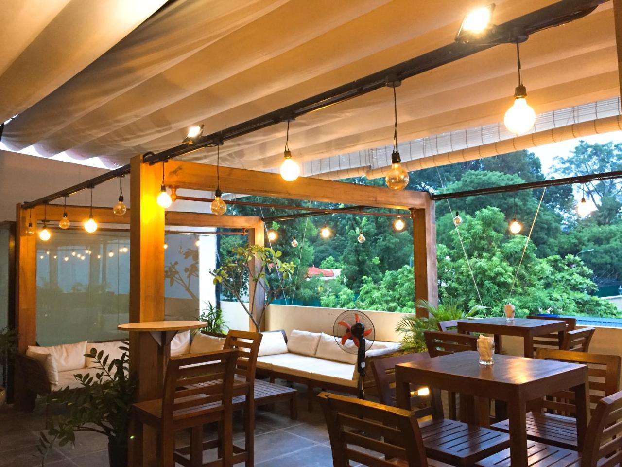 Aura Thematic Hostel Phnom Penh Zewnętrze zdjęcie